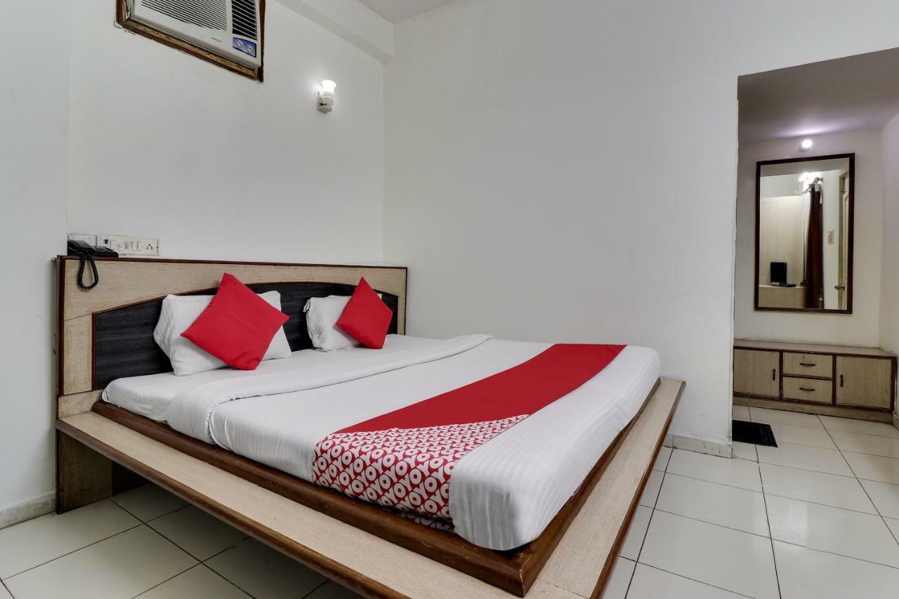 Oyo 45398 Kunal Hotel Etāwah Exterior foto