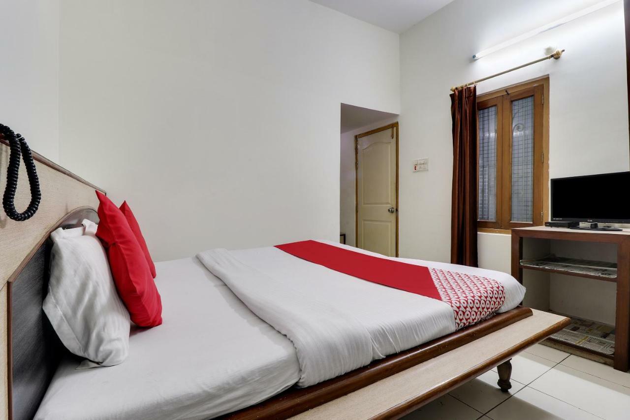 Oyo 45398 Kunal Hotel Etāwah Exterior foto
