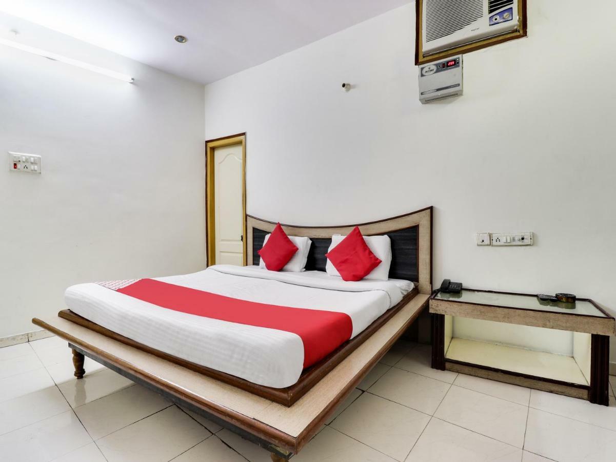 Oyo 45398 Kunal Hotel Etāwah Exterior foto